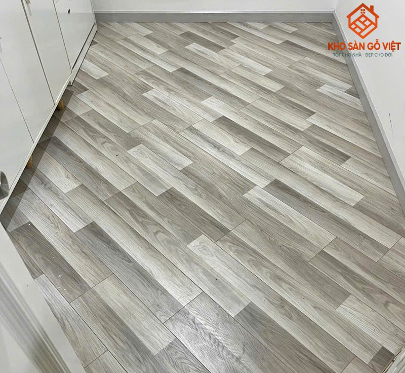 Công trình combo tấm PVC, lam sóng, sàn gỗ | chị Tuyết