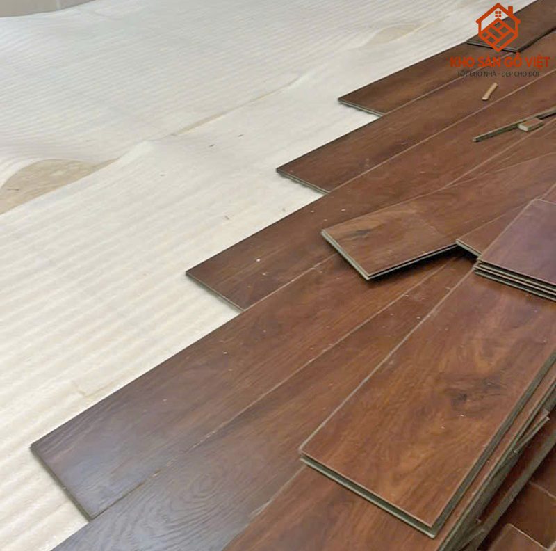 sàn gỗ ban công chung cư Charm Wood